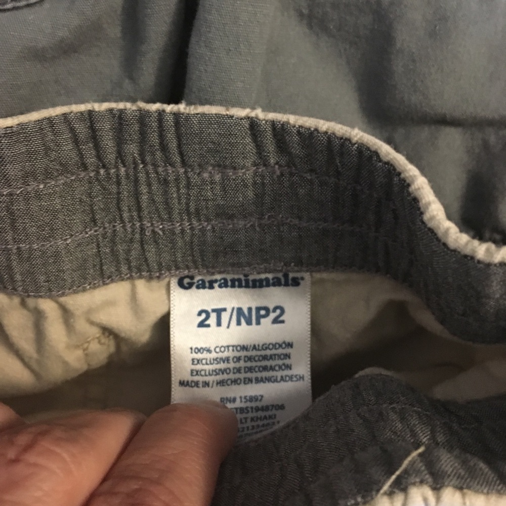 8 Shorts - Picture 4 of 4